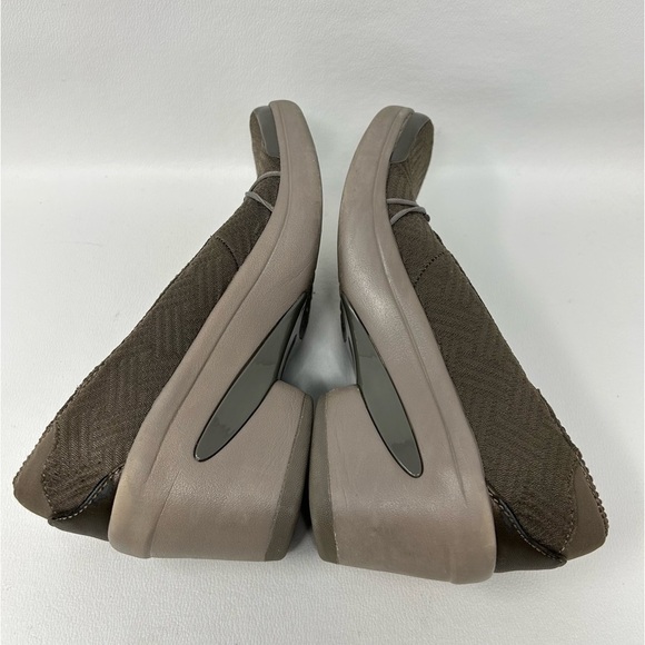 BZEES Shoes Women’s 7M Brown Electric Slip-On Closed Toe Comfort Chunky Heel - Picture 12 of 12